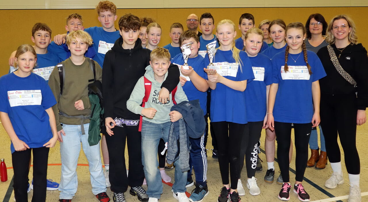 Die beiden Teams aus der Evangelischen Kirchengemeinde Banfetal belegten beim Konfi-Cup des Kirchenkreises Siegen-Wittgenstein in Bad Laasphe den ersten und zweiten Platz in der Hockey-Wertung.